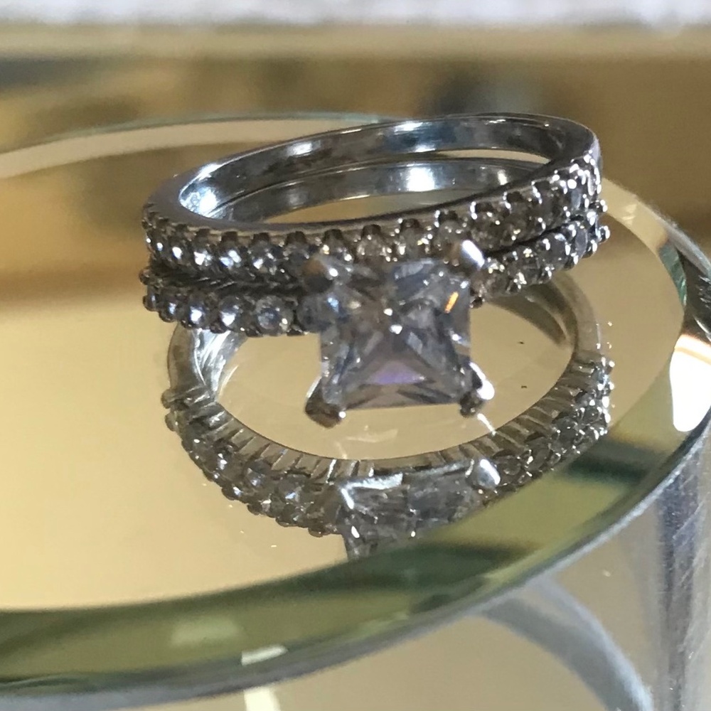 Dreamland jewelers wedding set , engagement and wedding band